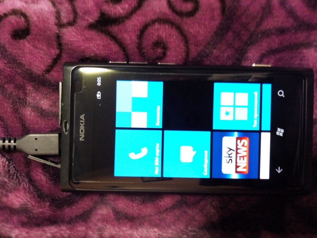 Смартфон Nokia Lumia 800