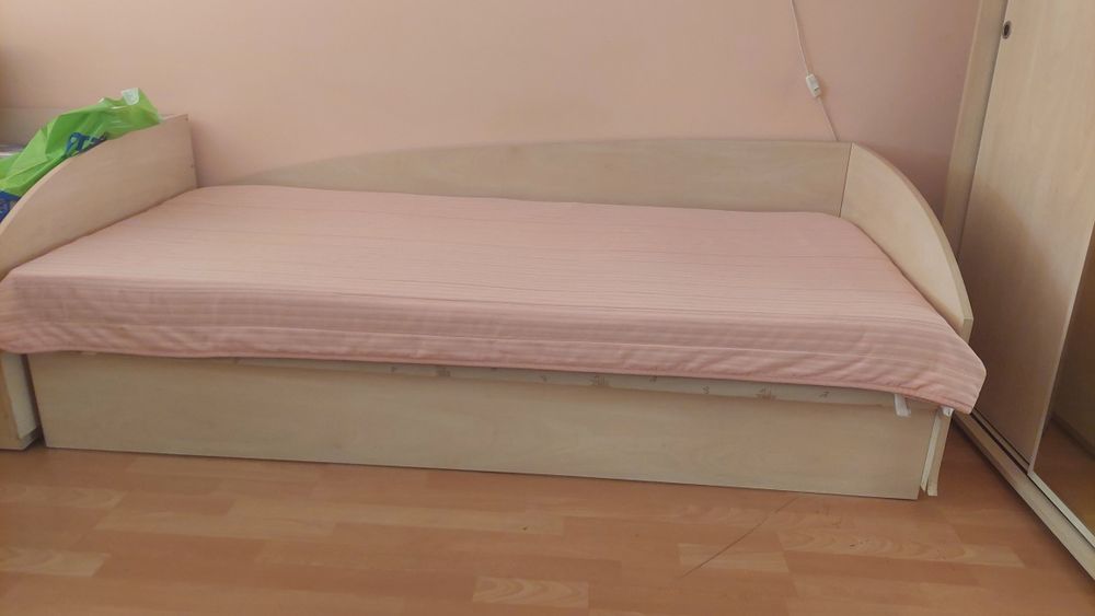 Ъглово легло с механизъм и матрак-2 бр