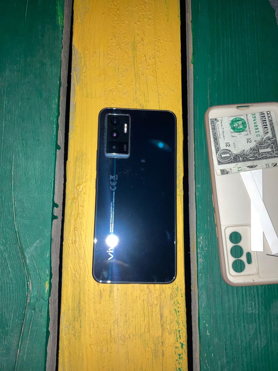 Vivo V 23e с коробкой б/у