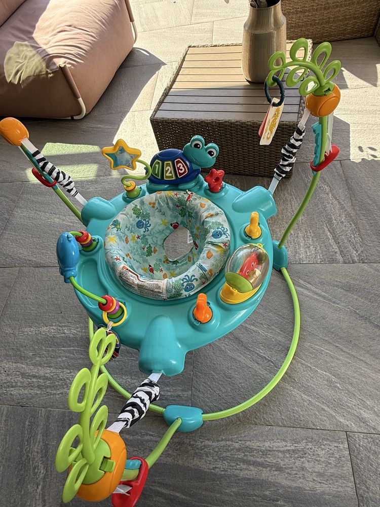 Centru de activitati baby Einstein