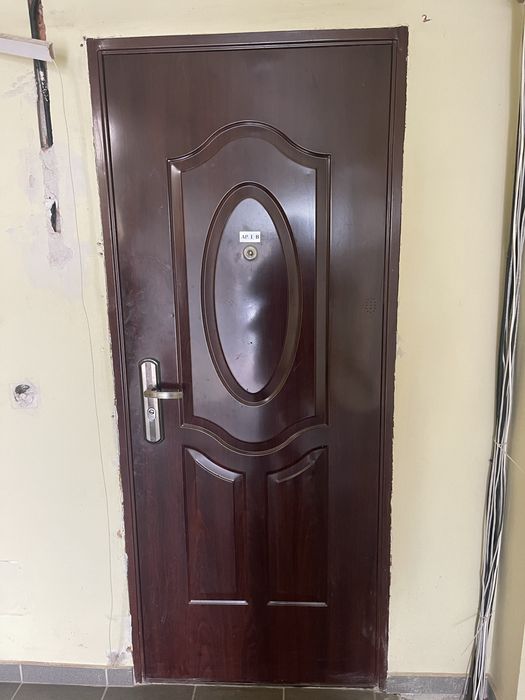 Vand use metalica de apartament