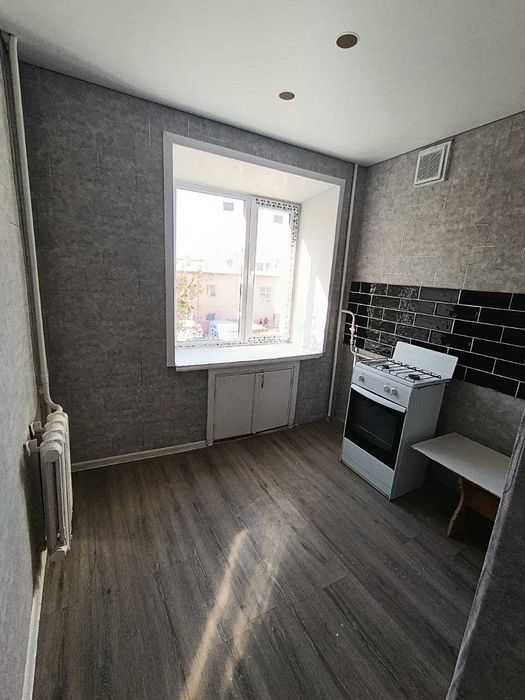 продается квартира однушка , рядом со складской.