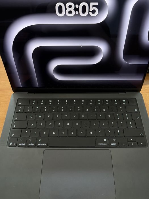 Macbook PRO M5 14*