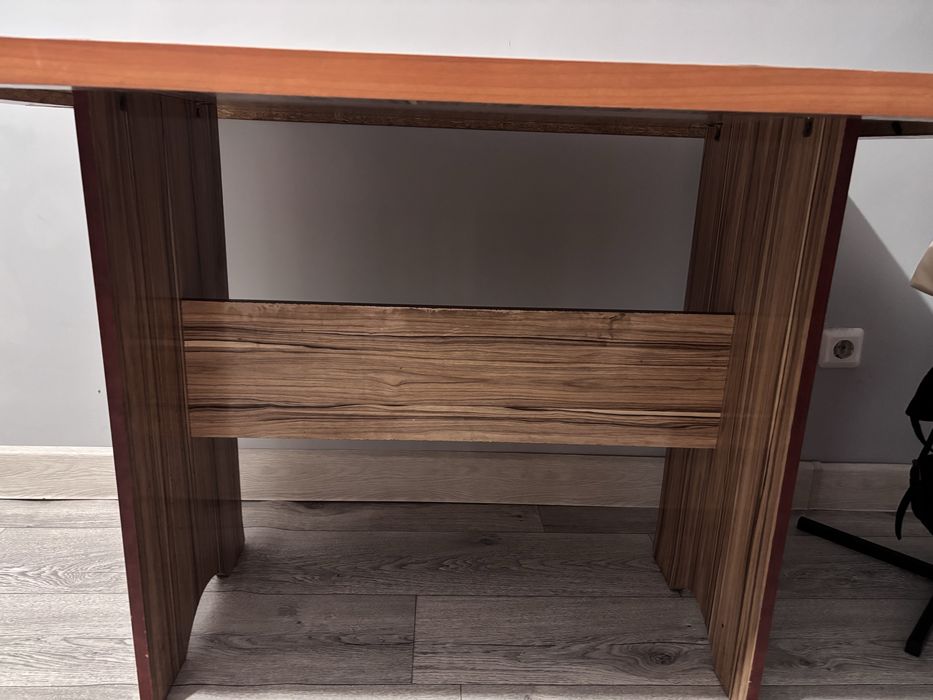 Стол кухонный в идеальном состоянии