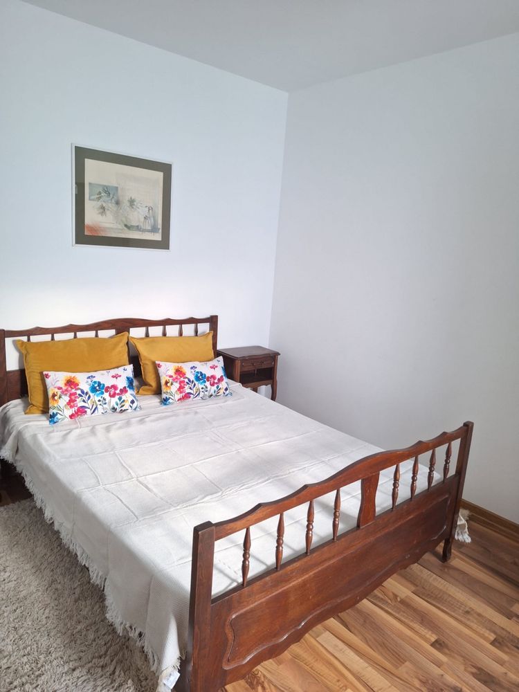 Ofer spre inchiriere apartament 2 camere cu loc de parcare