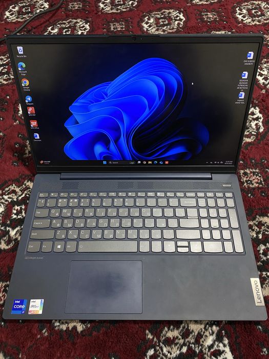 Lenovo intel core i7.  12/512