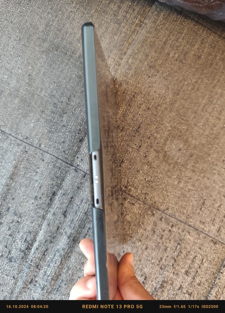 Продавам таблет Lenovo tab 10