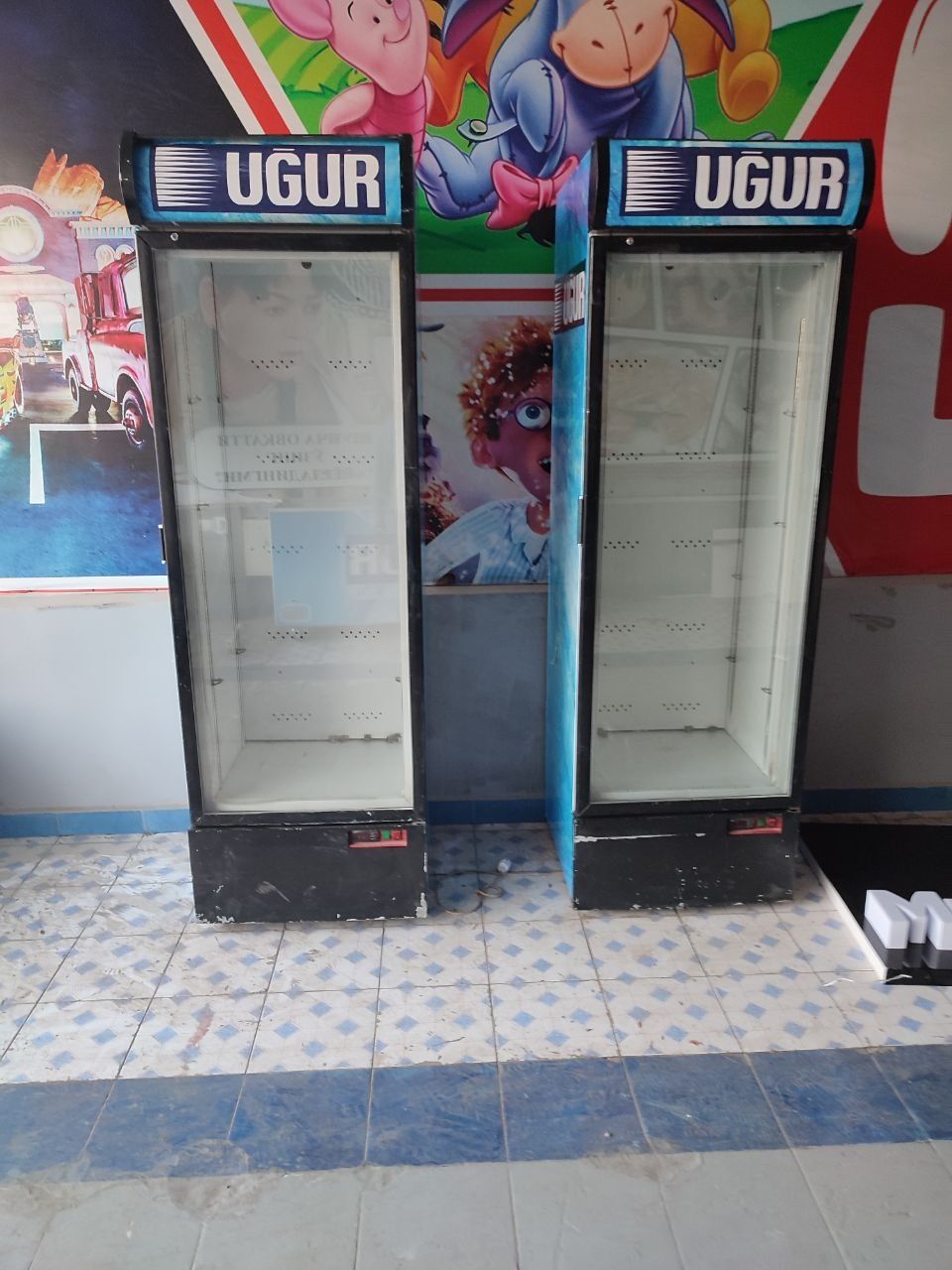 Витрина Холодильник UGUR