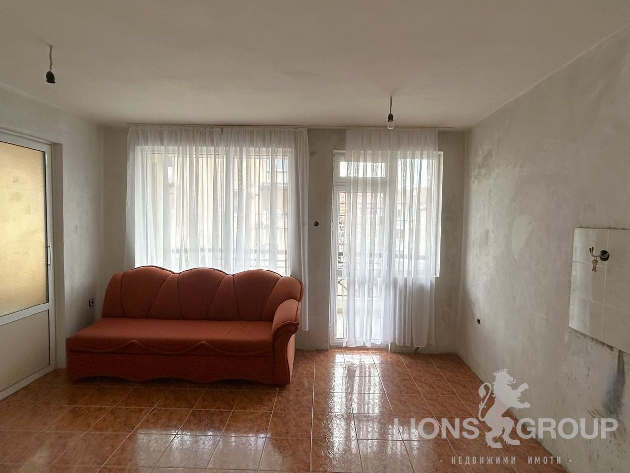 Продава се Многостаен апартамент в Варна, Аспарухово - 108 кв.м за 1602 €/кв.м - Снимка #2
