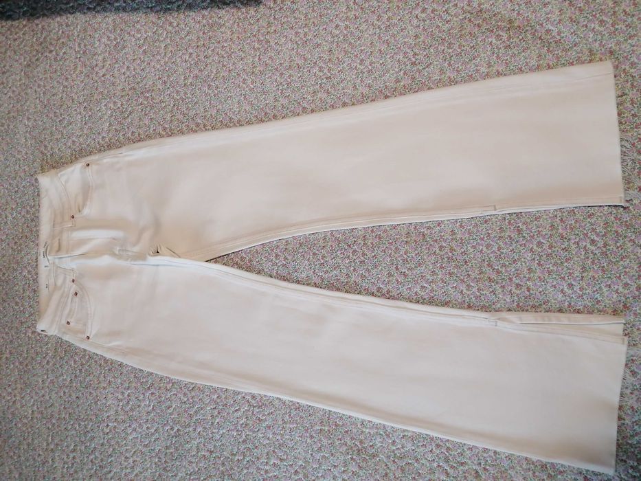 Разкроени дънки в цвят екрю Mango, 34 размер