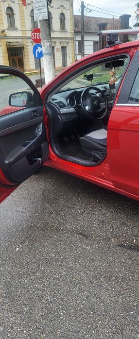 Vând Mitsubishi lancer stare impecabila