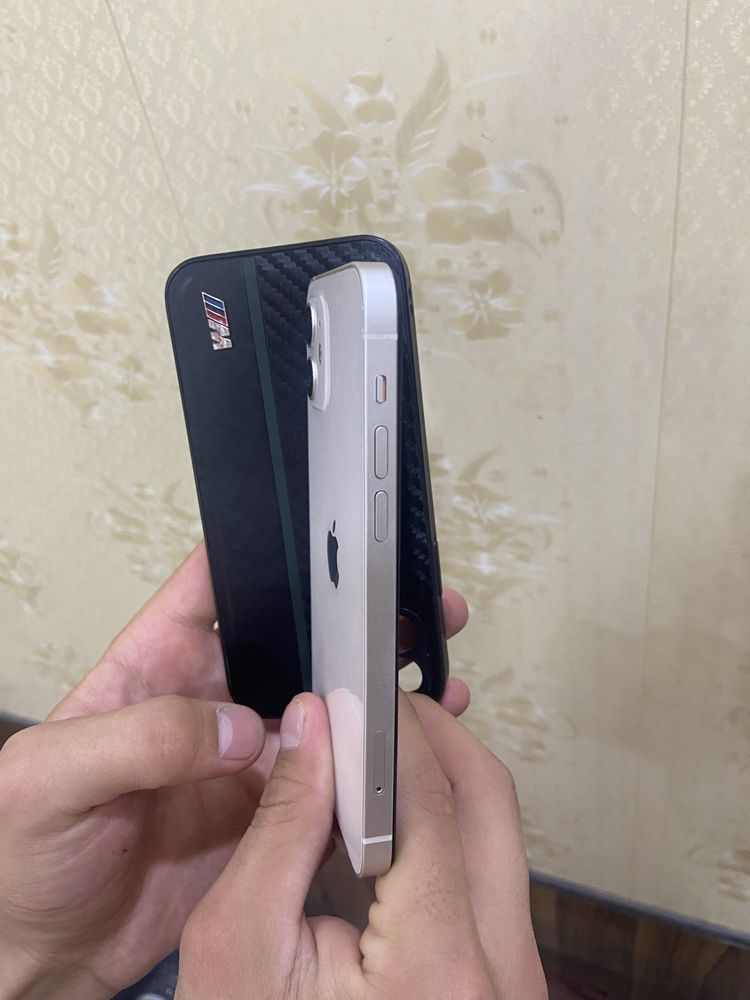 iPhone 12 128GB.