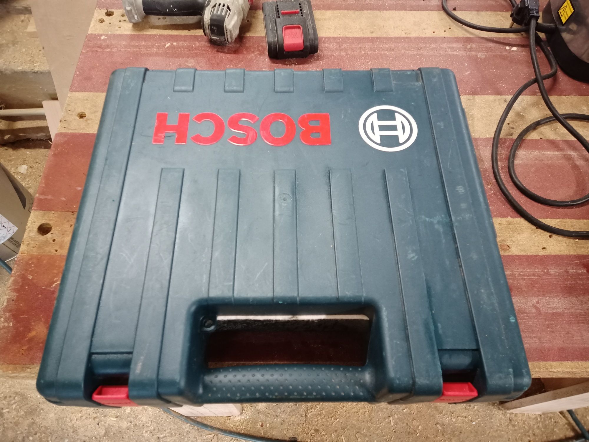 Перфоратор Bosch GBH 2-20D