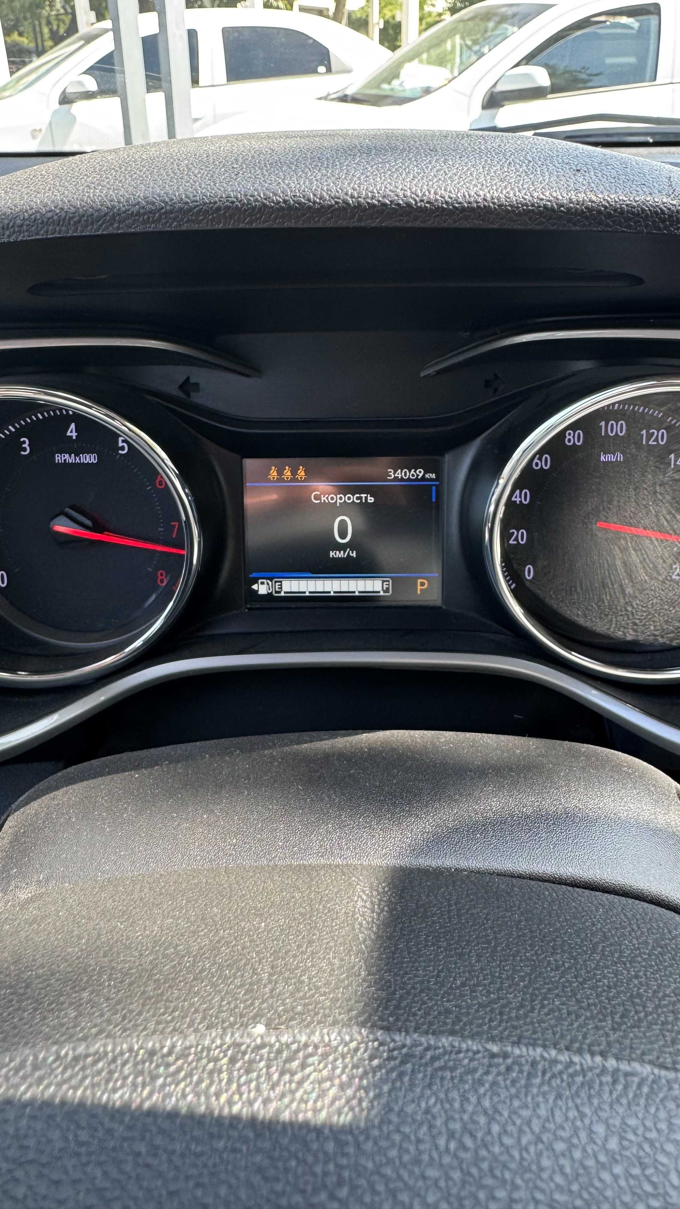 Tracker 2 Premier 2023  sotiladi probeg 34000km