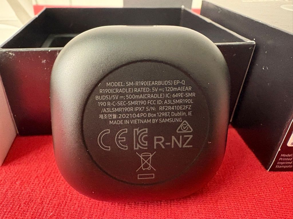 Слушалки galaxy buds pro и galaxy buds FE не ползвани