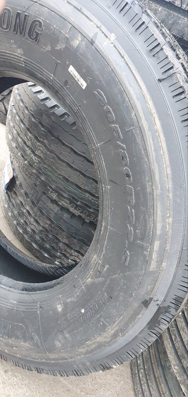 Грузовая шина Taitong 295/80R22.5-18PR узор HS101