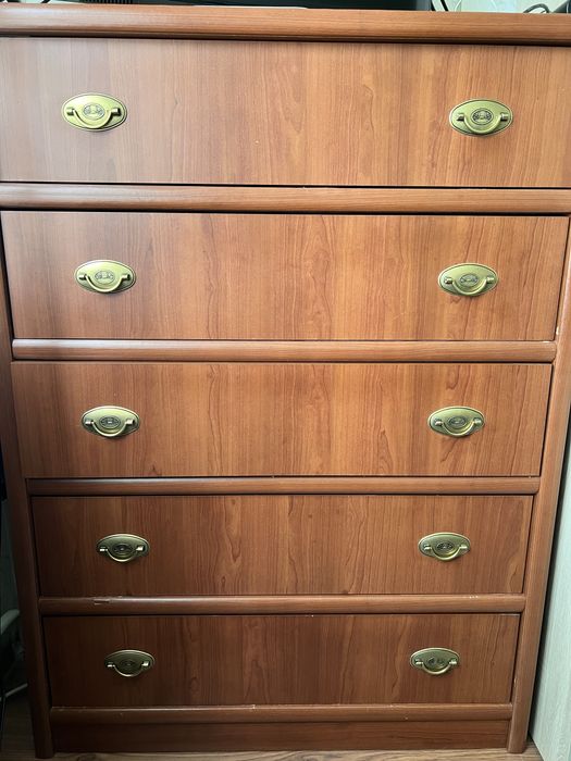 Комод продам срочно!