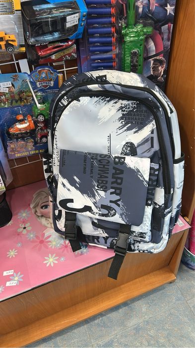 Раници чисто нови