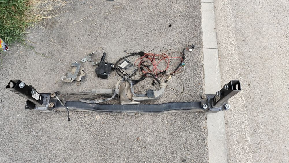 Продава се автоматичен теглич за E класа W211