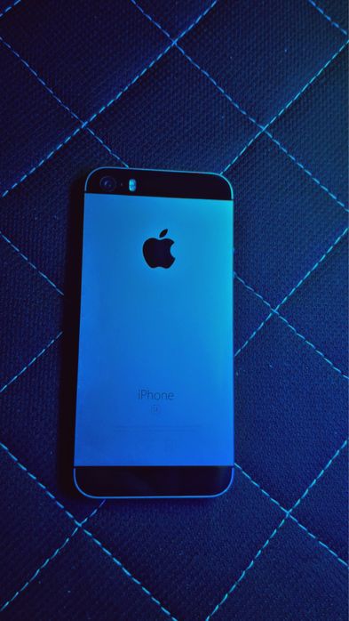 Vand iphone SE, telefonul este nou!