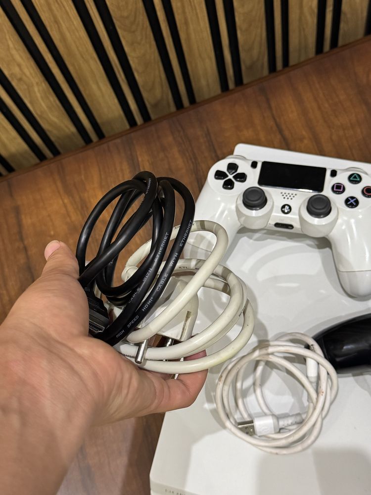 PlayStation 4 pro 4K PlayStation Plus Deluxe бор 400тадан коп ойини бо