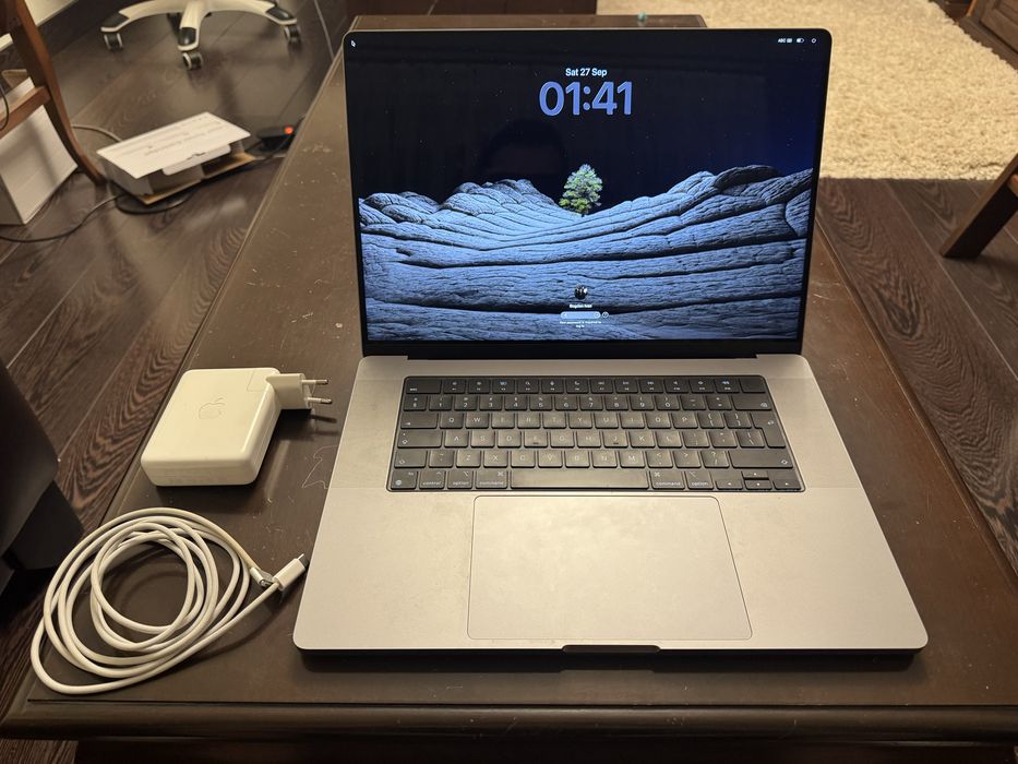 MacBook Pro 16” 2021 16GB RAM 1TB Space Grey cu port Hdmi