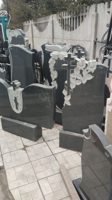 Памятники Экибастуз укладка брусчатки и керамогранита