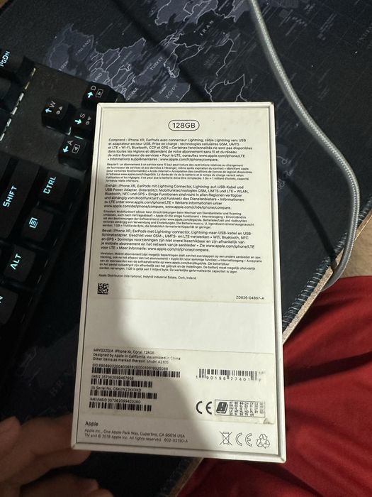 Iphone xr 128gb + husa + folie protectie