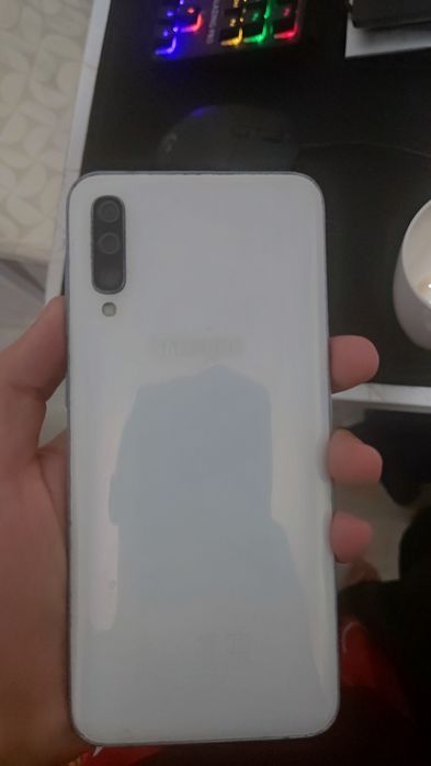 Продам Самсунг А50