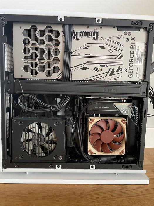 Компютър за гейминг - mini itx - 4070 Ti, i7-12700, 32GB, 2 TB SSD