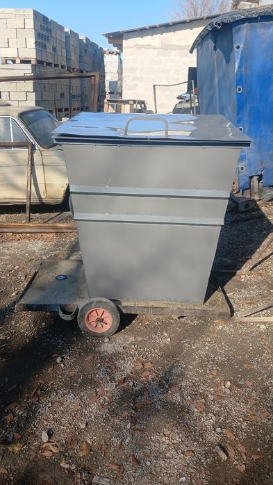 Мусорный бак контейнер