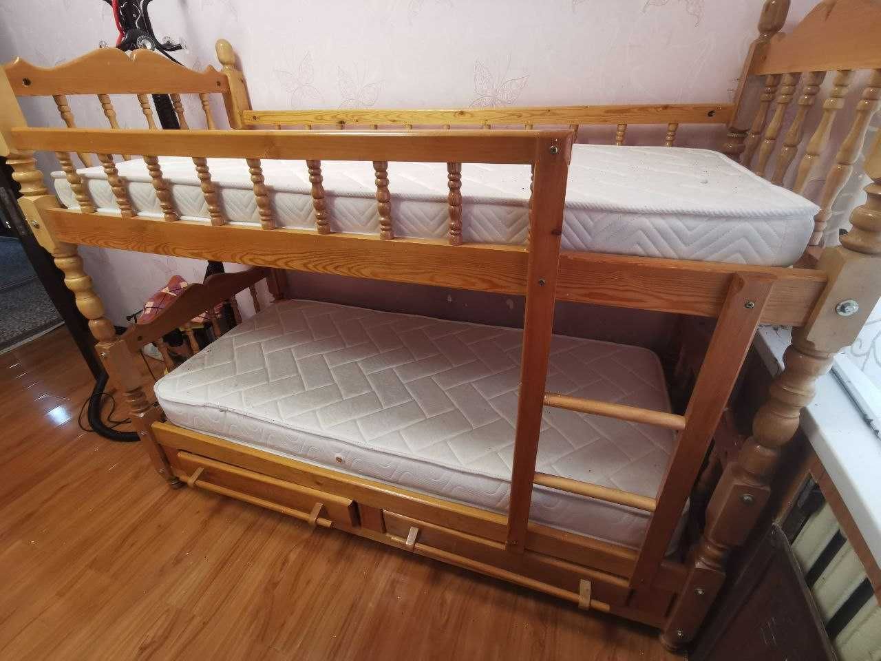 двухяросный кровать