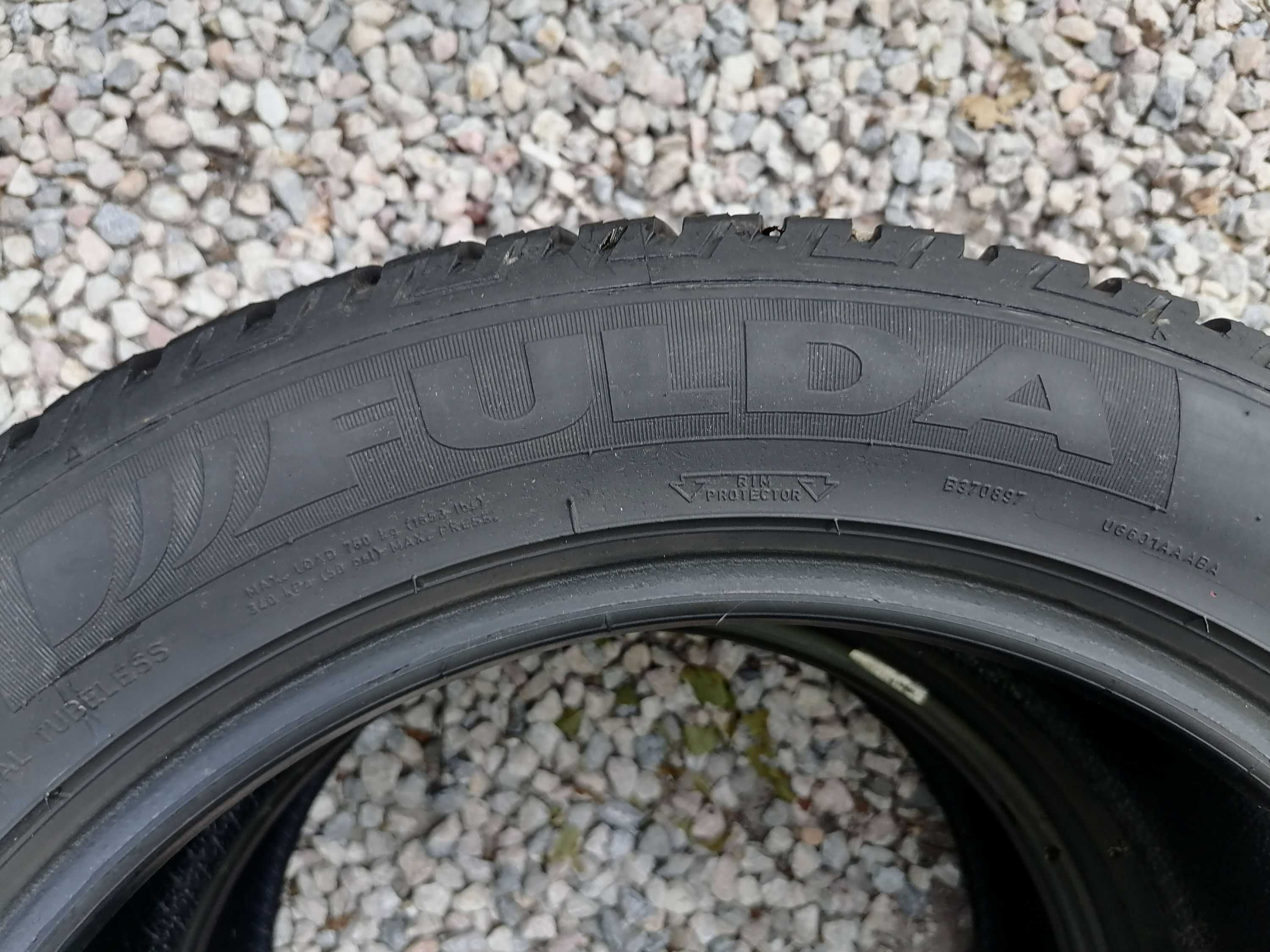 2 бр. зимни гуми Fulda 215/55R17