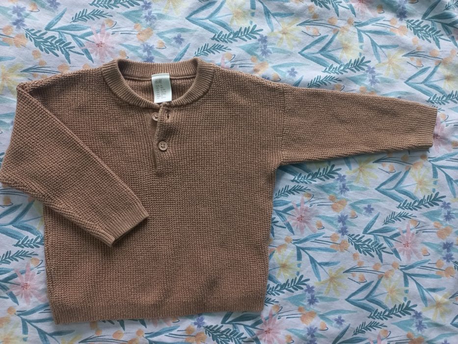 Два пуловера H&M 6-9 месеца