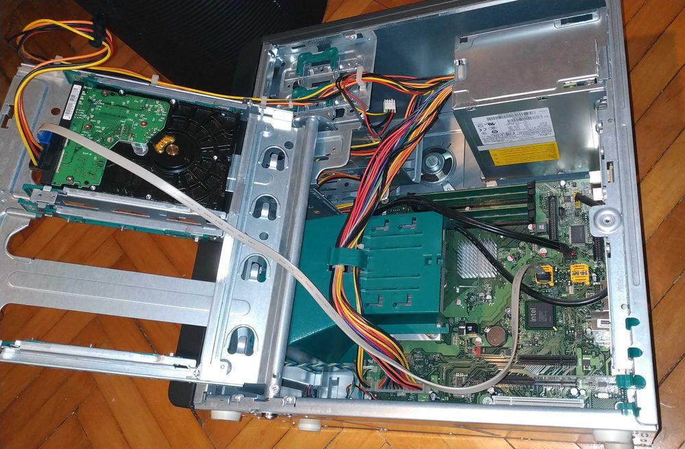 Unitate PC, Core 2 Duo E8400, 4GB DDR3, Win 10 cu suport pana in 2032