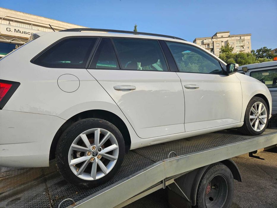 Шкода Фабия 1,4 TDI 2017 г. Продава се за части.