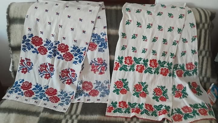 2 stergare/ prosoape lungi stare excelentă/ pânză de casă 60 ani