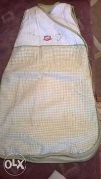 sac de dormit, lungime 70cm , latime 38cm
