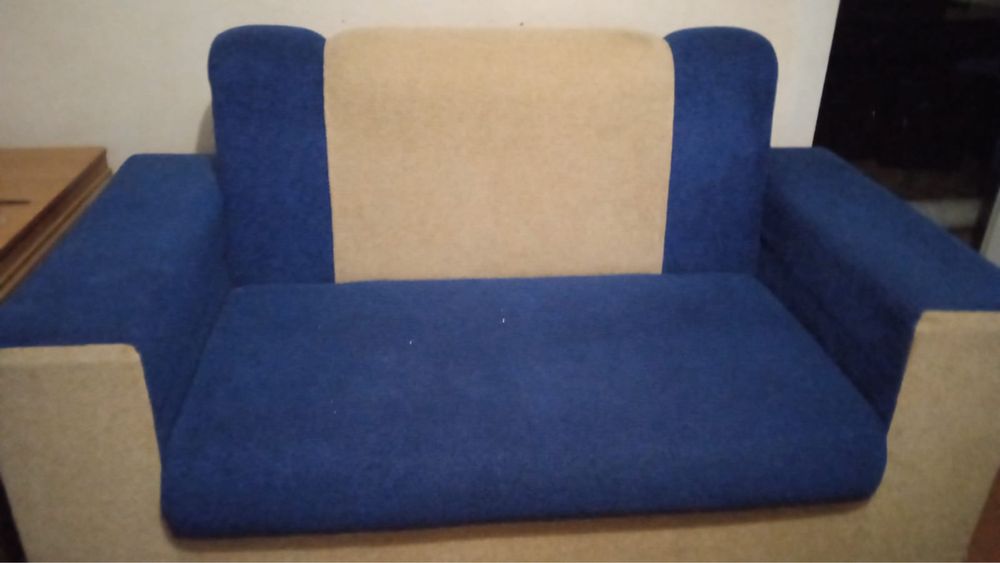 Диван в хорошем состояние