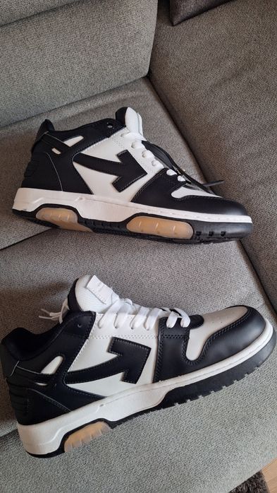 Adidasi Off-White Out Of Office negri