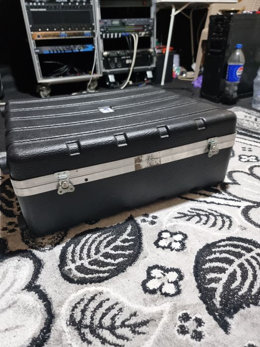 Case pentru mixer pasive si active este compatibil cu dynacordu yamaha