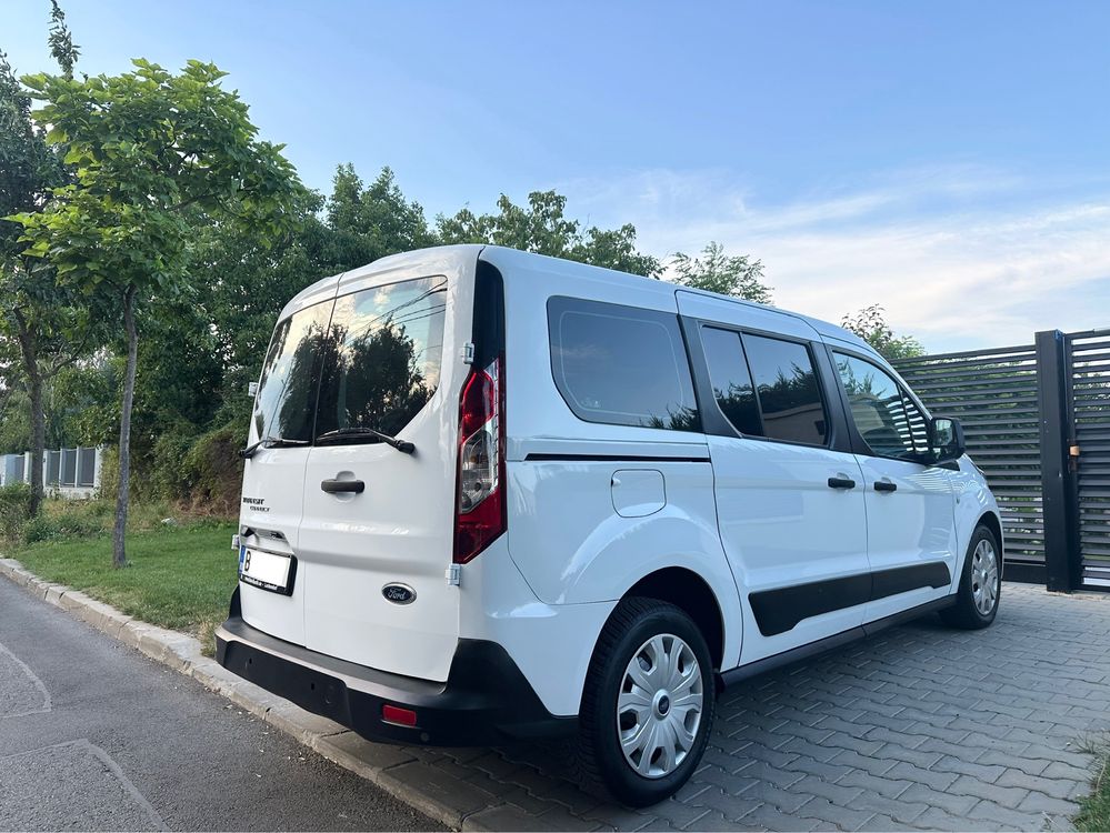 Ford Transit Connect 2023 doar 45.000 km!