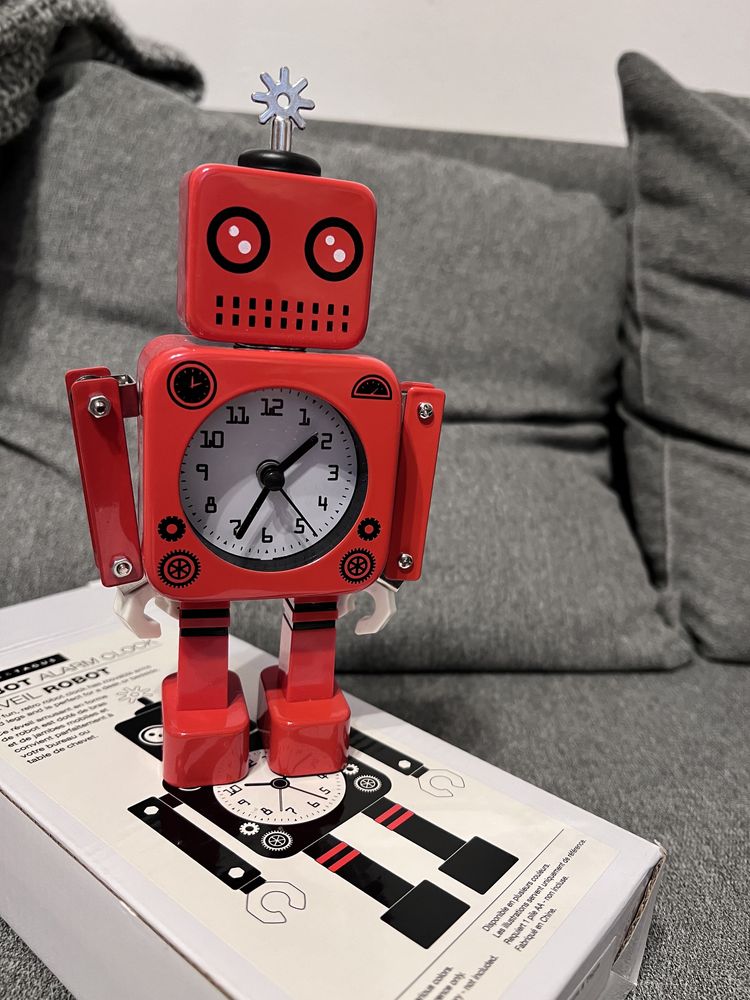 Ceas Robot cu Alarma pentru birou