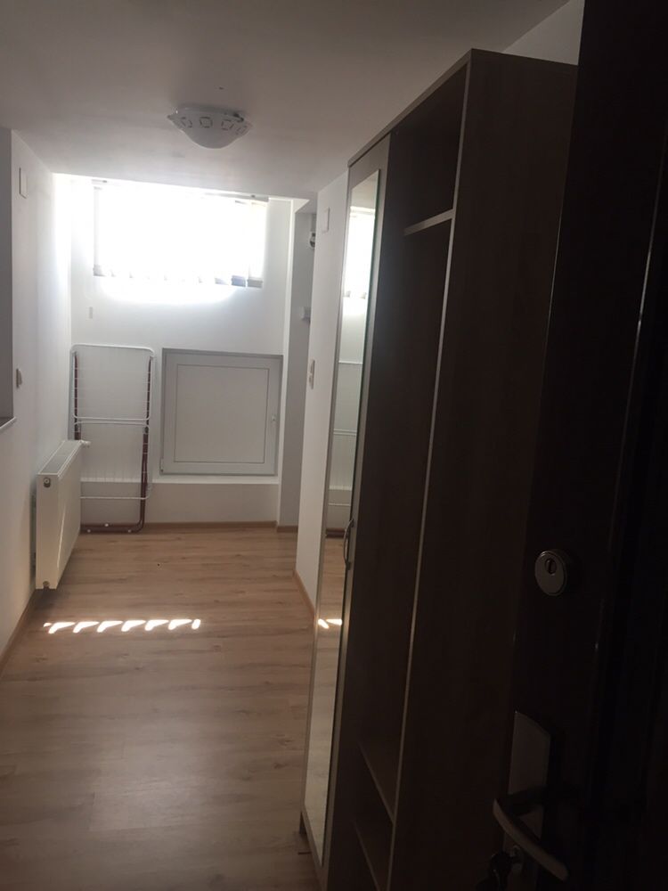 Inchiriez apartament