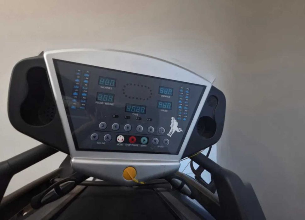 Vând bandă de alergat pentru uz casnic HMS Premium