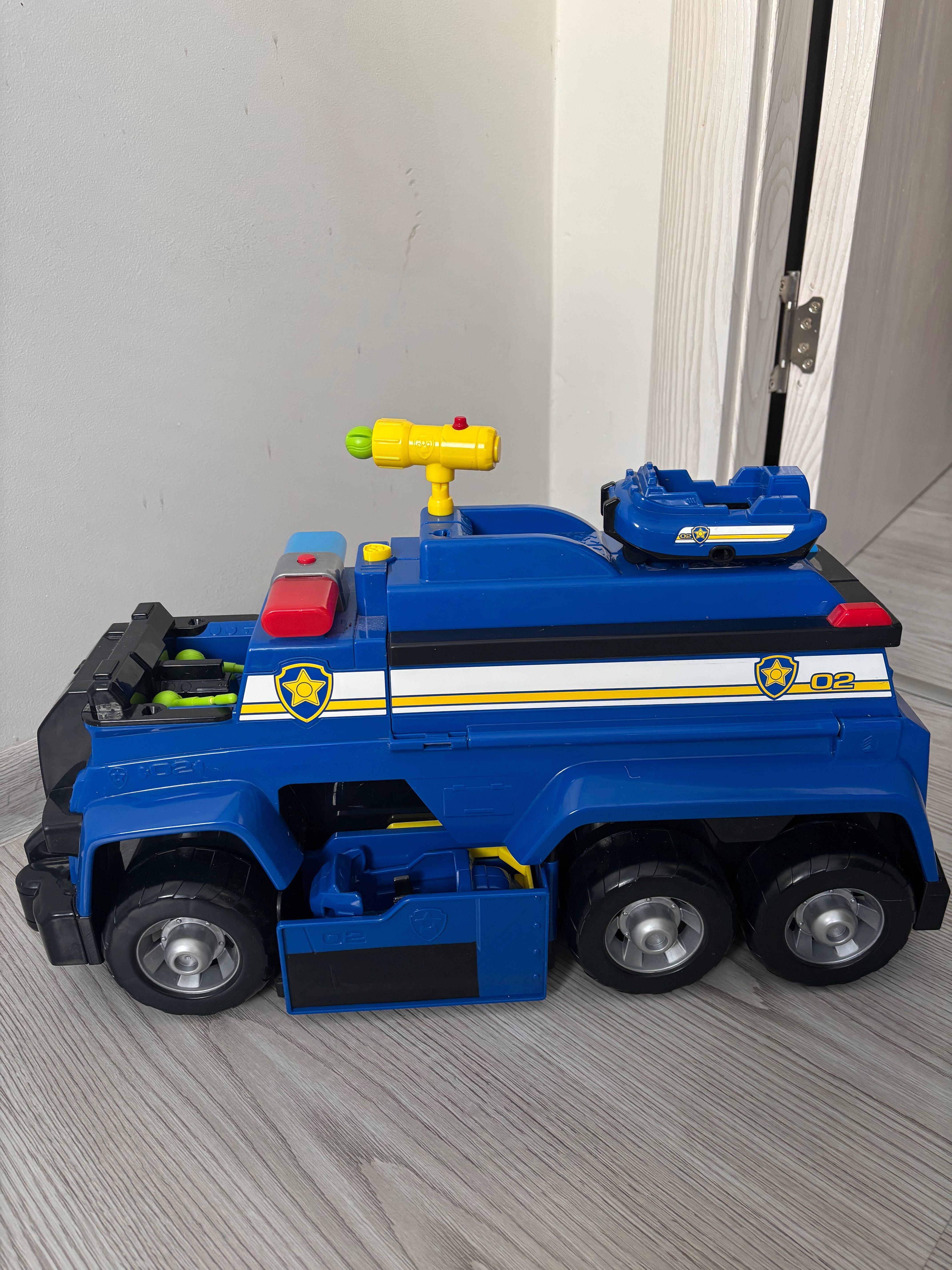 Paw patrol полицейски камион на Чейс