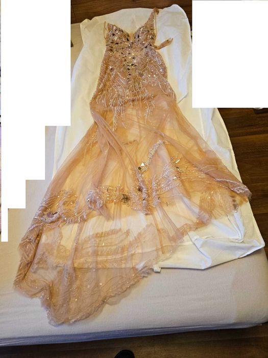 Абитурентска рокля