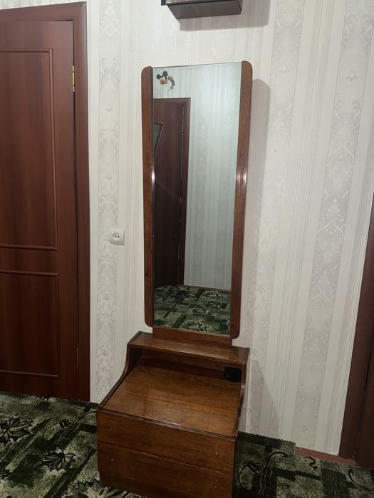 Тумба с зеркалом