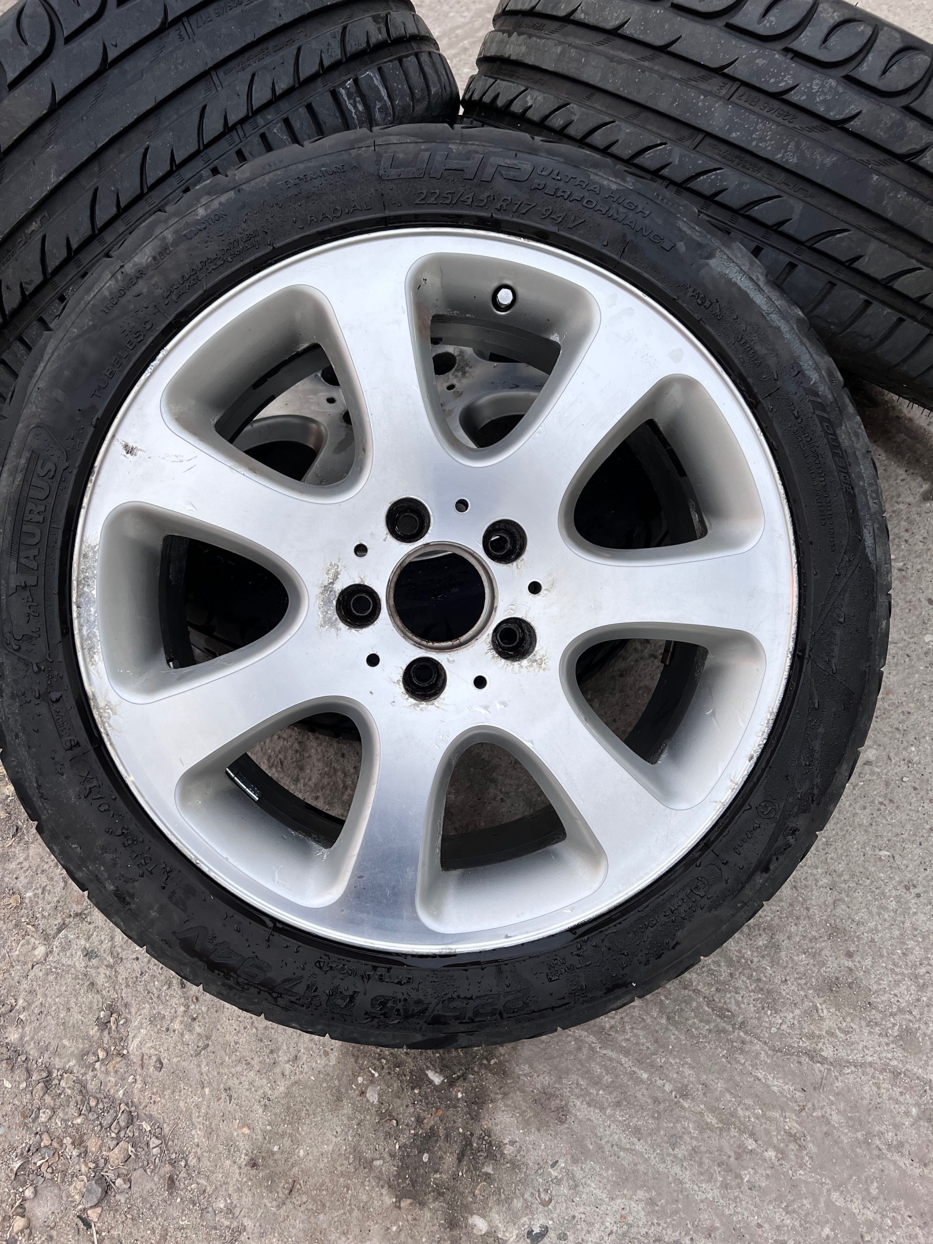 Летни гуми 225/45R17 с джанти за Mercedes