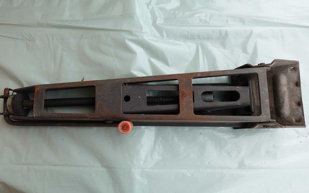 Оригинален крик за Жигули